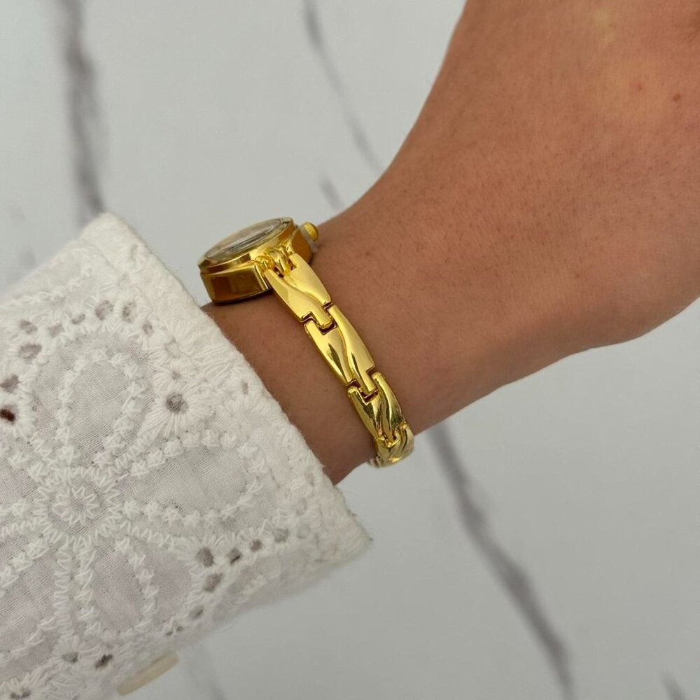 Sku 0476 vintage vibe gold mini watch + in a gift box + strap reduction tool - Picture 5 of 8